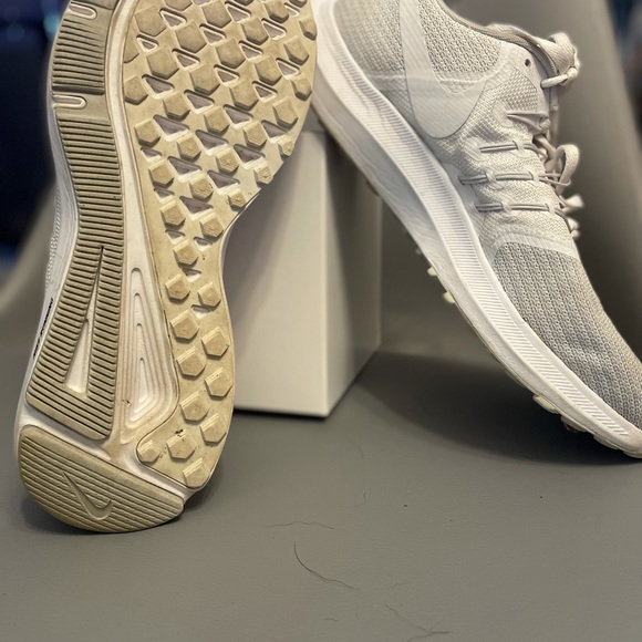 white Nike sneakers - Picture 2 of 3